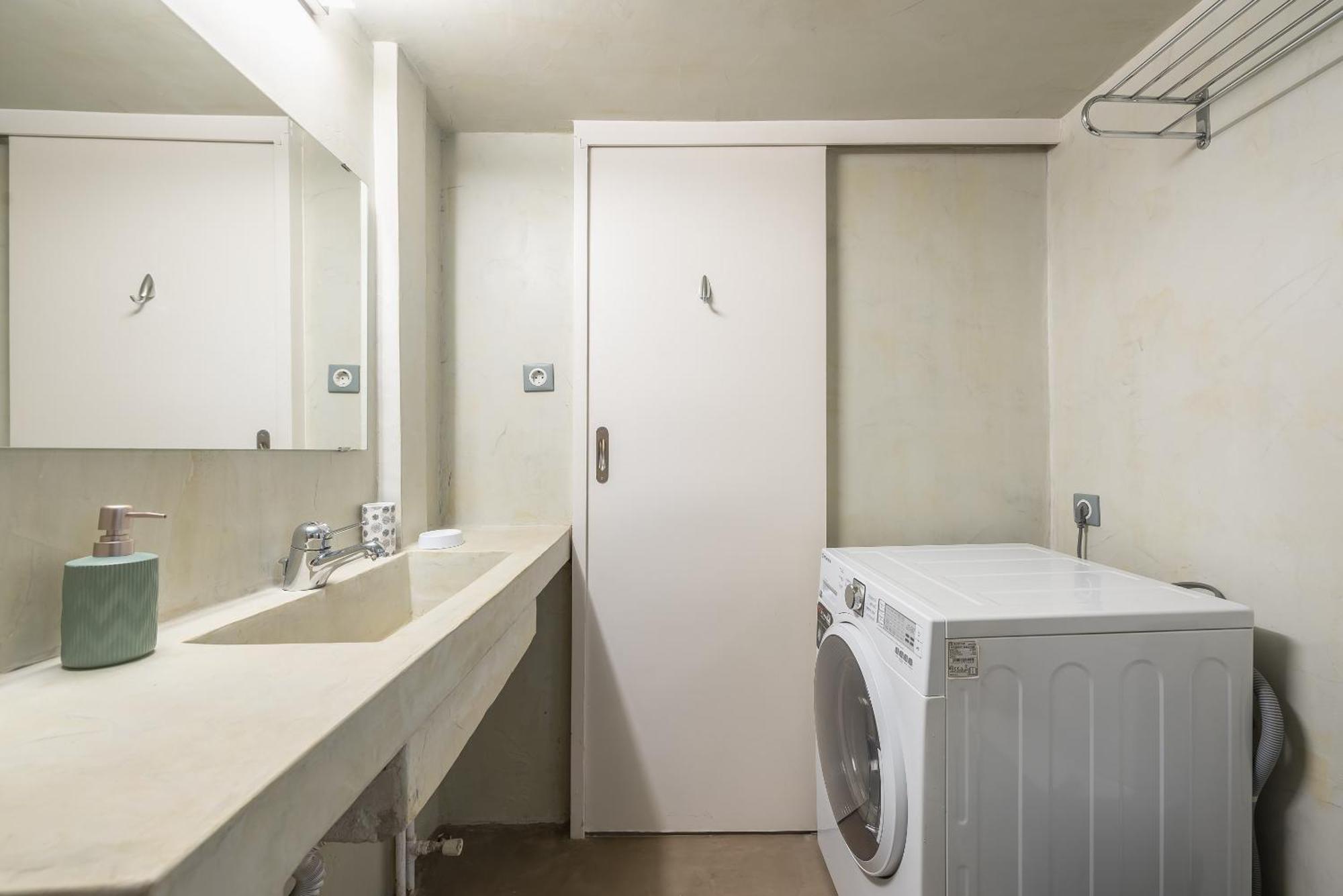 Апартаменты Stylish 2 Bd Urban Retreat Near Panormou Metro Афины Экстерьер фото
