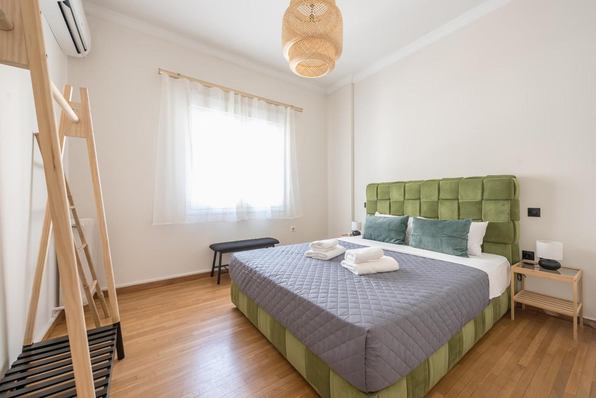 Апартаменты Stylish 2 Bd Urban Retreat Near Panormou Metro Афины Экстерьер фото