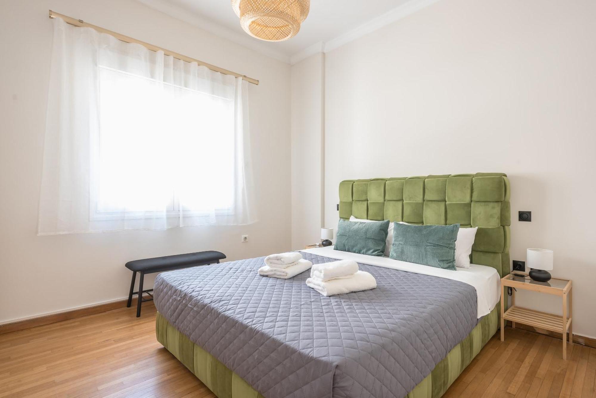 Апартаменты Stylish 2 Bd Urban Retreat Near Panormou Metro Афины Экстерьер фото